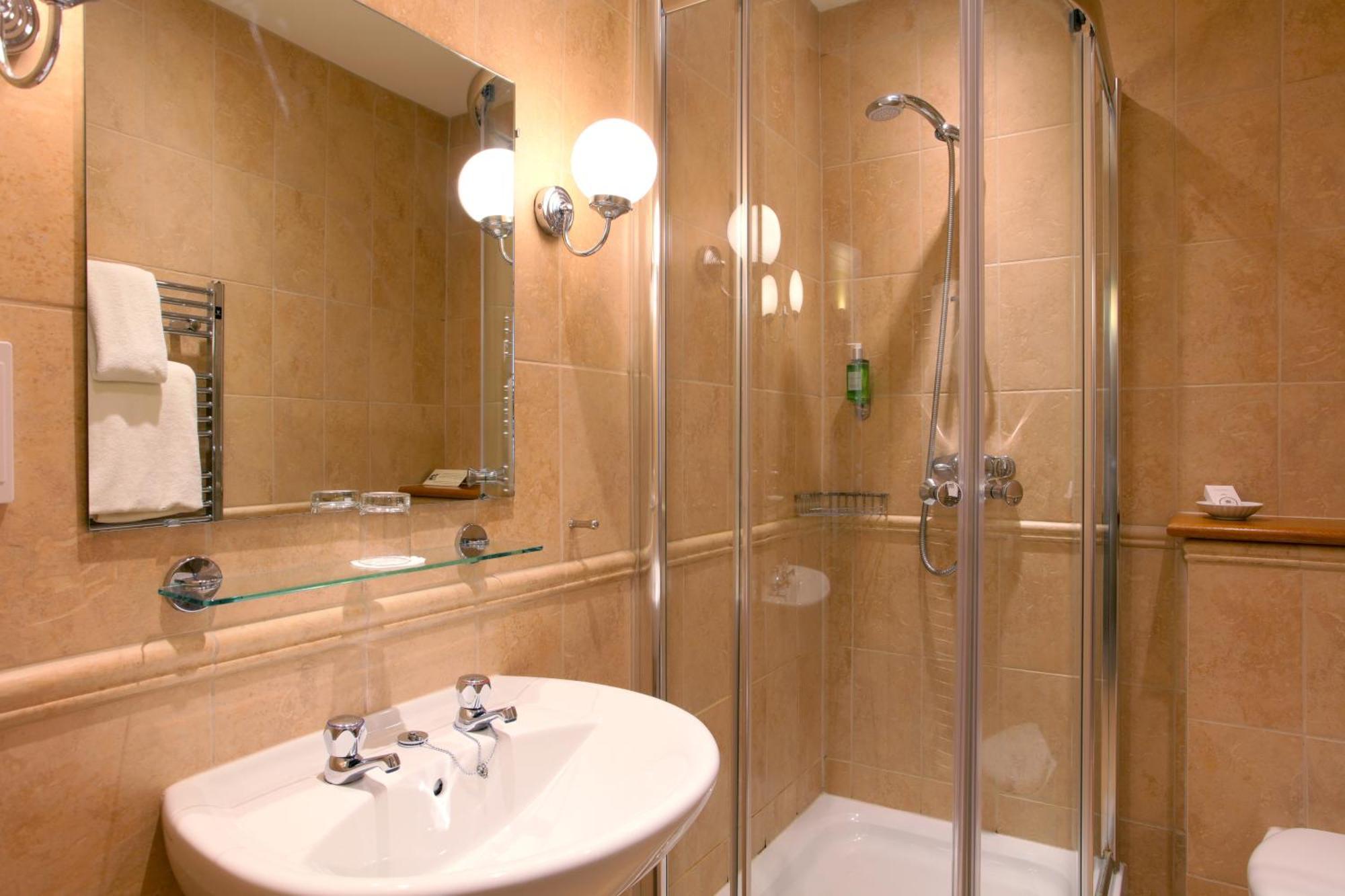 Dolphin Hotel Beer Dış mekan fotoğraf